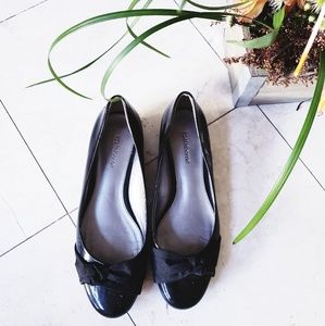 Liz Claiborne black Anabella flats